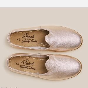 Sabah women’s size 41 in “Cin Cin” color.